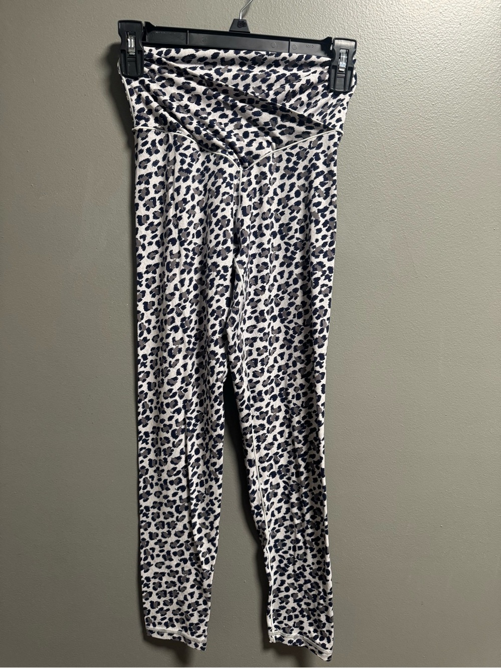 AERIE Leopard Print High-Waist Crossover Leggings Chill Play Move Soft Stretch M